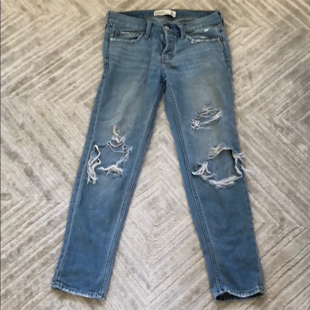 Abercrombie ripped Boyfriend Jeans